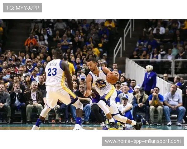 勇士战术试验场：小球与高位挡拆结合