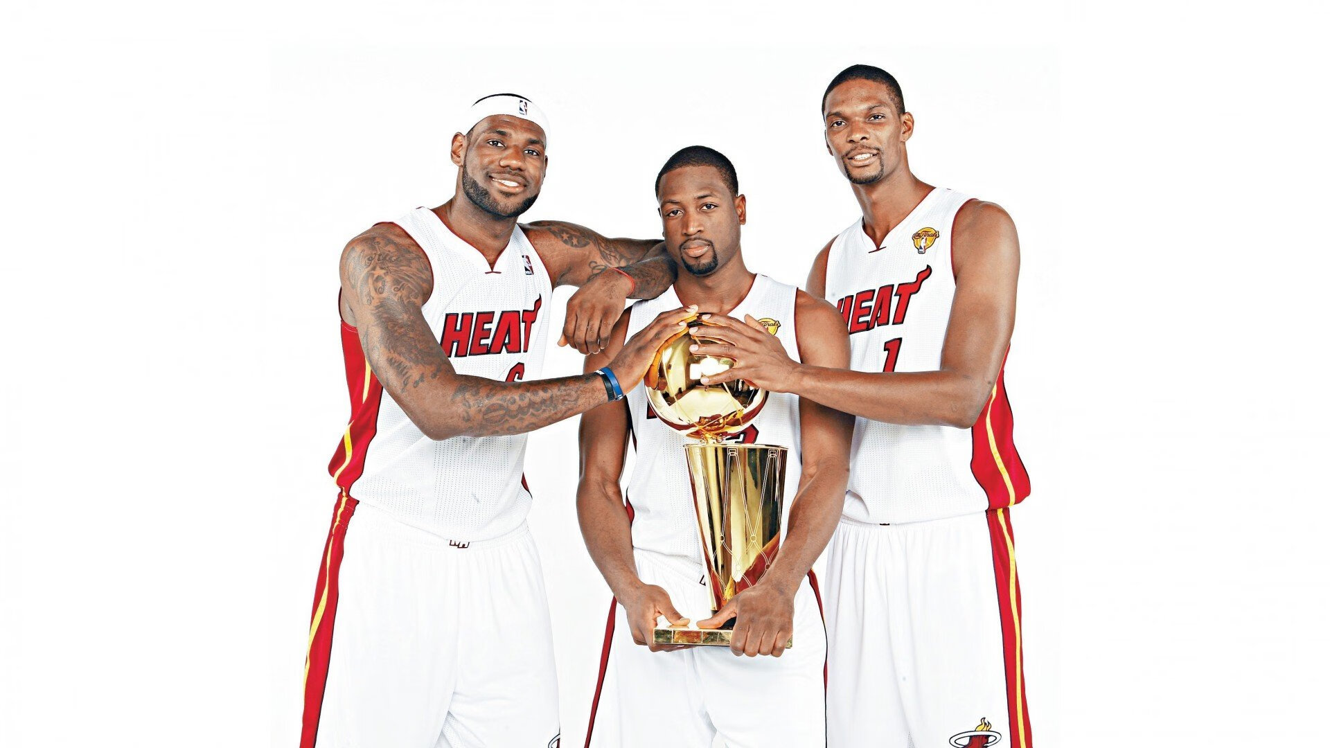 米兰体育正版平台-湖人轻取热火，东契奇继续高效！拉拉维亚崭露头角，拉冬契奇